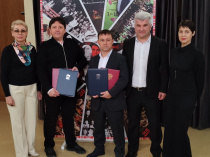 Гагаринский муниципалитет поздравил театр юного зрителя с юбилеем
