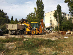 После демонтажа незаконных гаражей на ул. Степаняна, 11, Гагаринским муниципалитетом вывезено 5 КАМАЗов мусора