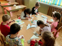 Севастопольский детский сад подготовил оберег чебурашку для бойцов СВО